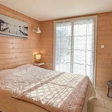 Avec Piscine A Deux Pas Des Pistes Cyclables *