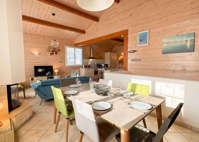 Villa Avec Piscine A Deux Pas Des Pistes Cyclables