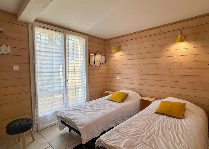 Villa Avec Piscine A Deux Pas Des Pistes Cyclables