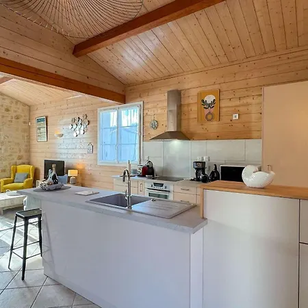 Avec Piscine à Deux Pas Des Pistes Cyclables Villa *