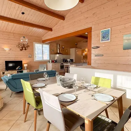 Villa Avec Piscine à Deux Pas Des Pistes Cyclables