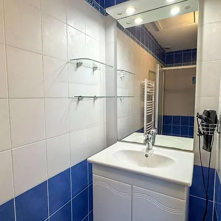 Villa Avec Piscine à Deux Pas Des Pistes Cyclables *