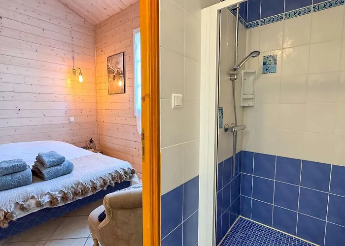 Avec Piscine A Deux Pas Des Pistes Cyclables 别墅 *